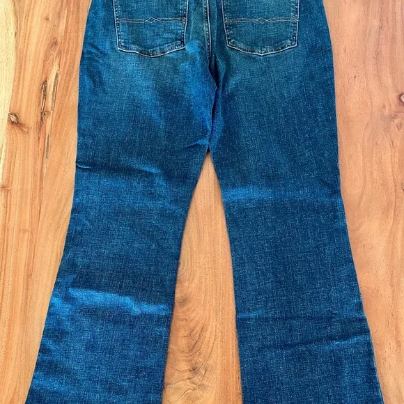 Lucky Brand Women’s Mid Rise Boot Cut 5 Pocket Jean Size 12 - Picture 4 of 4